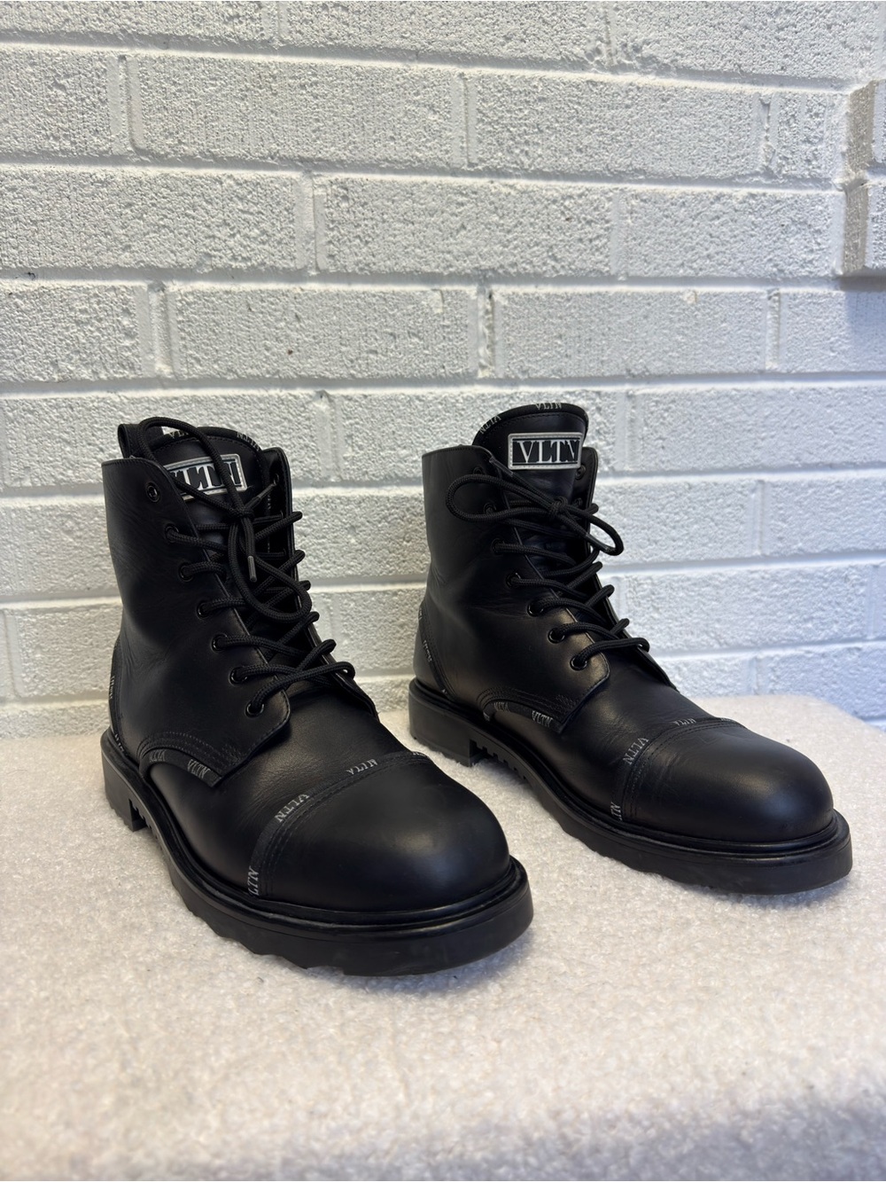 Valentino Garavani Black Leather Combat Boots VLTN